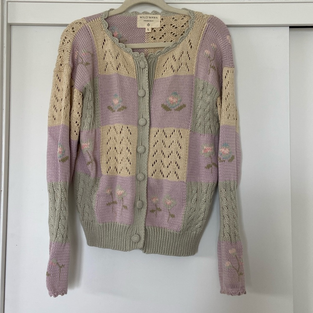 NWT Wild Wawa Women’s Knit Lavender Flower Sweater size Large